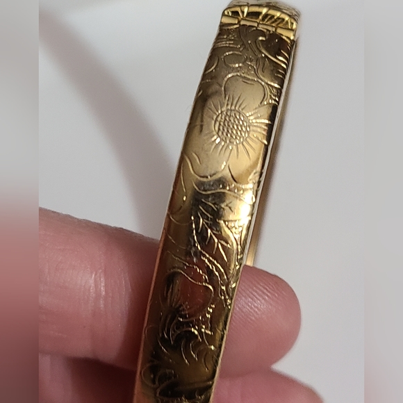Vintage bracelet bangle etched flowers gold safety chain estate vtg Hong Kong - Picture 10 of 13